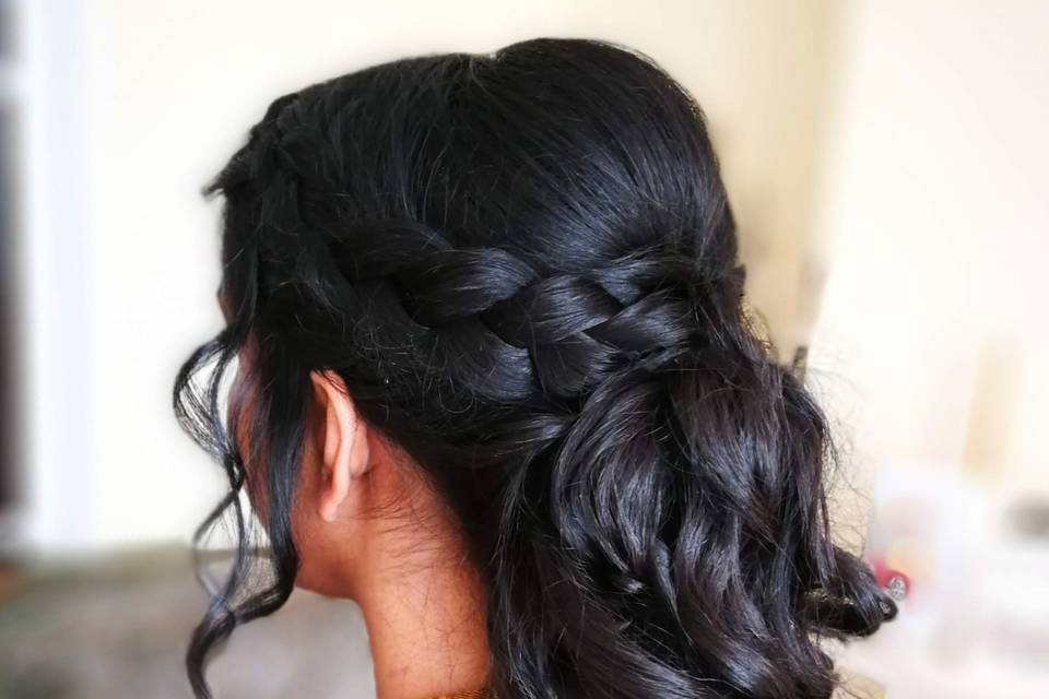 Bridal hair by Laura