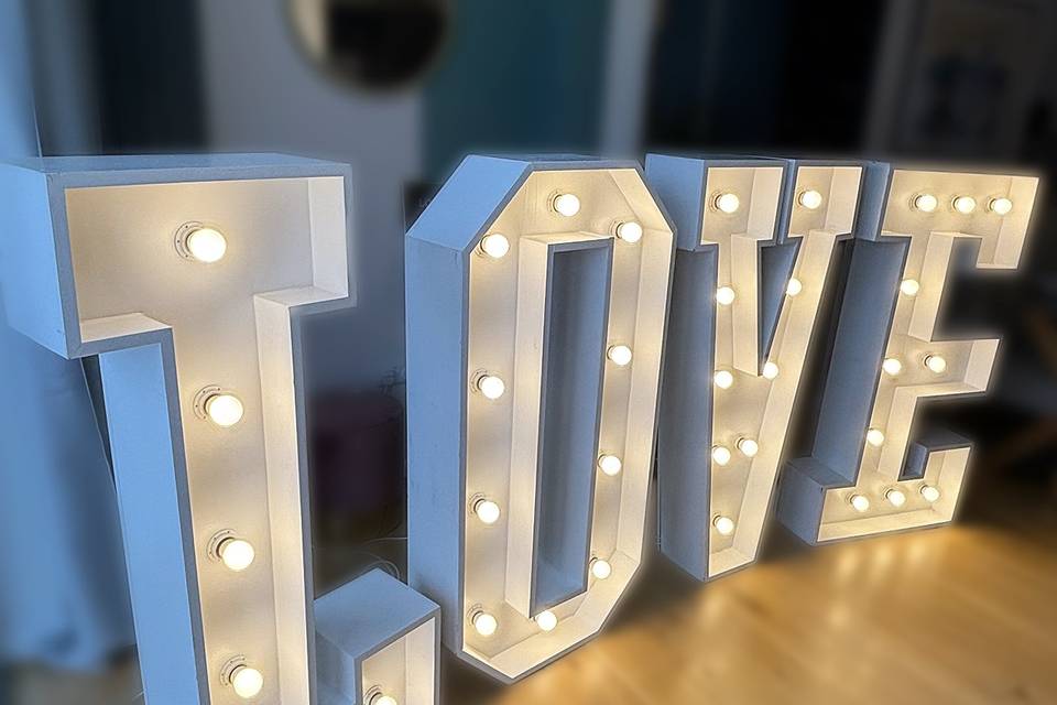 5ft LOVE letter lights