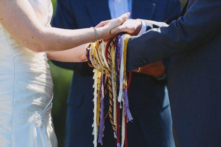 The handfasting visual element