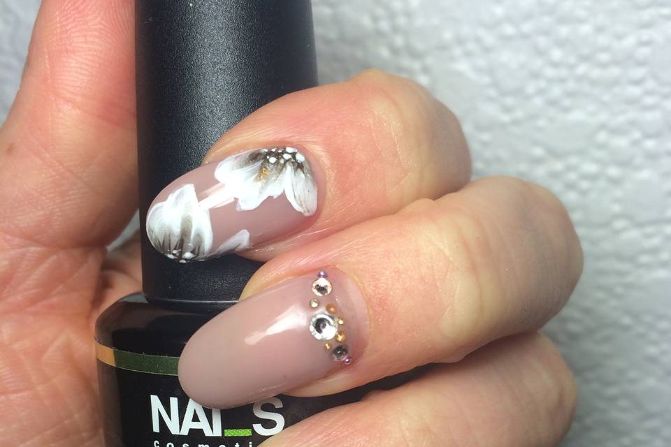 Gelish nail art