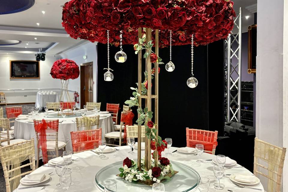 Red Halo Centrepiece