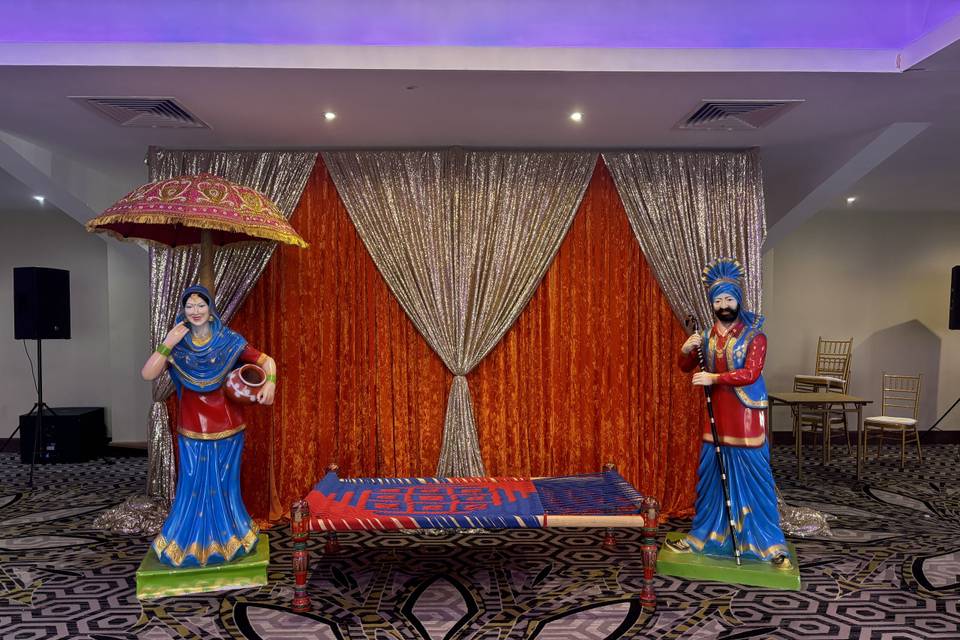 Sangeet Decor with Statues