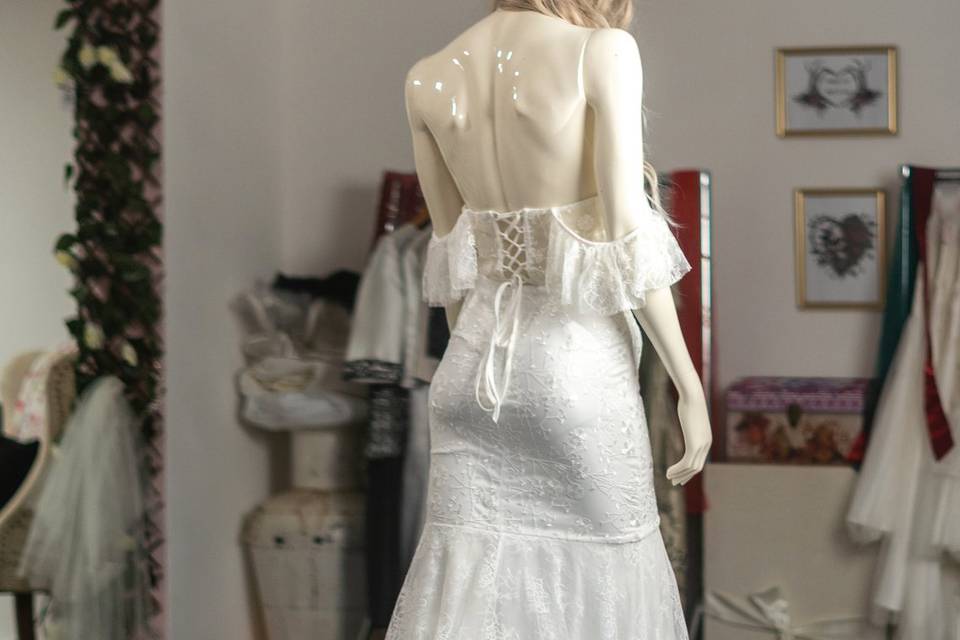 Deep lace back