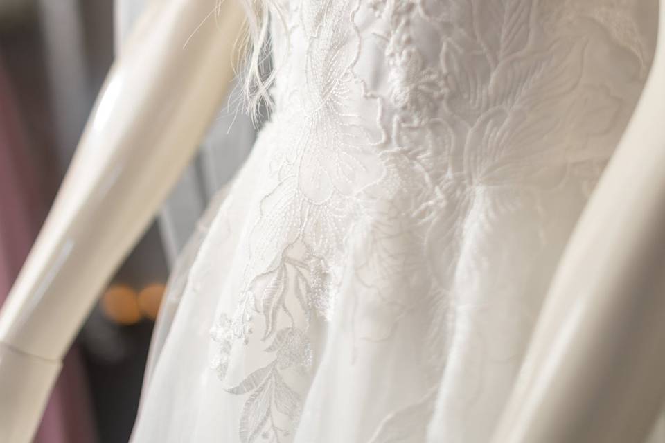 Lace bodice detail