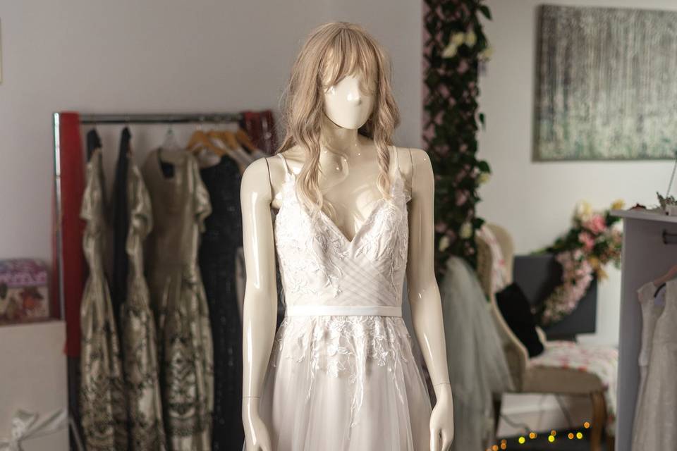 V-neck bridal gown