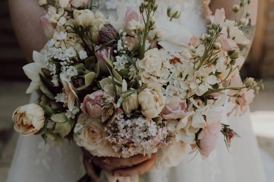 Spring Neutral Bouquet
