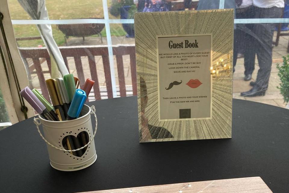 Personalised guest book