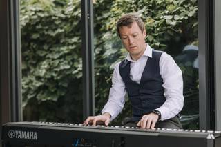 Robbie Roberts Wedding Pianist