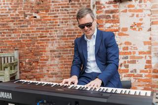 Robbie Roberts Wedding Pianist