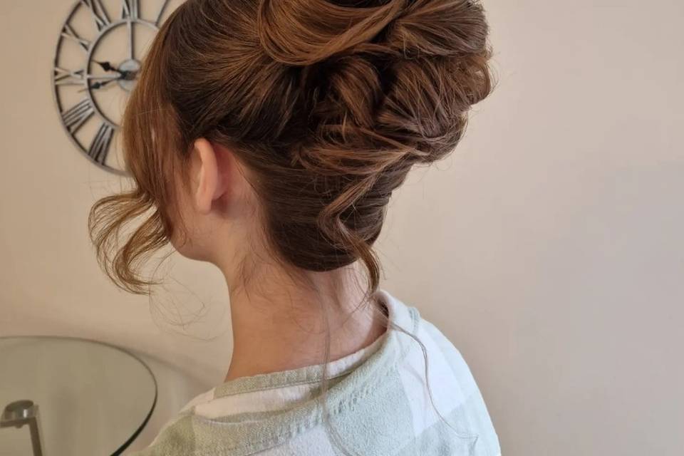 Bridesmaid hair up