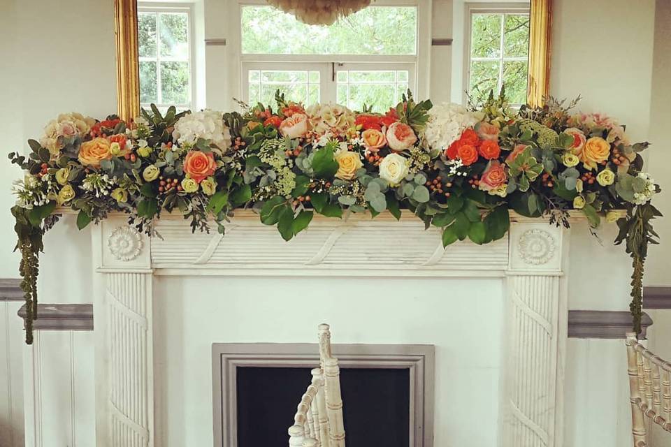 Mantlepiece decor