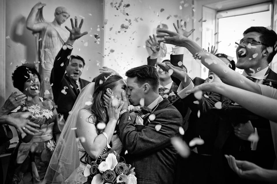 Botleys Mansion confetti