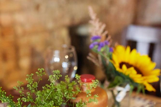 Rustic table decor