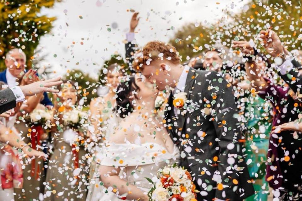 Wedfetti Confetti & Signage