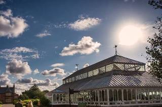 Isla Gladstone Conservatory