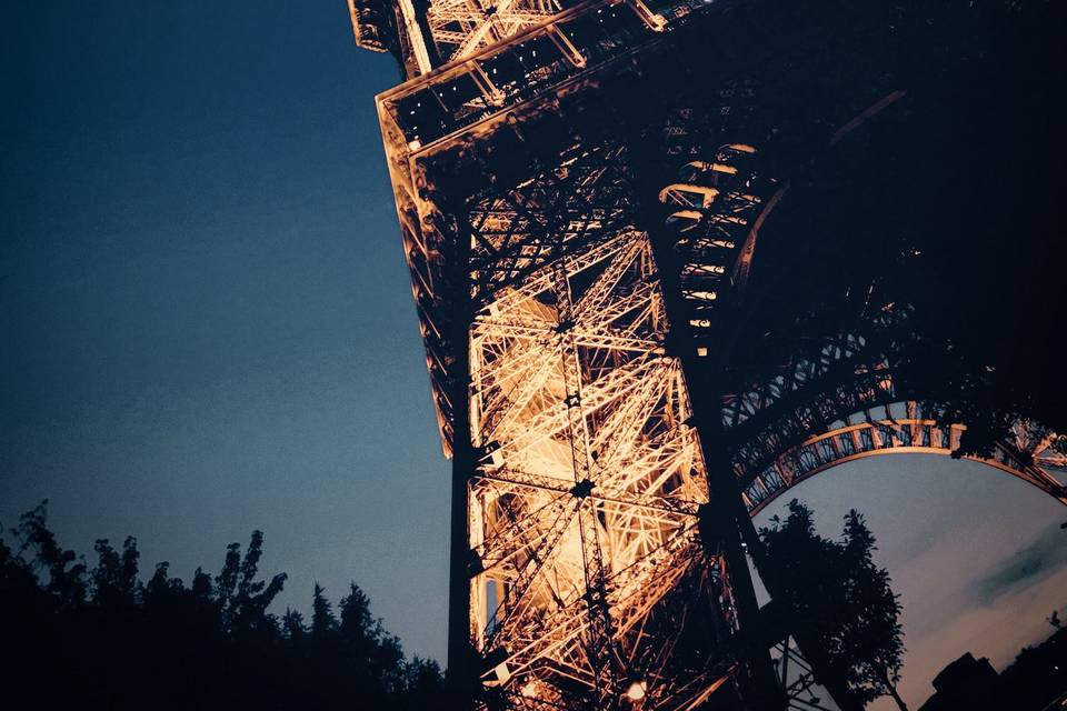 Romantic paris elopement