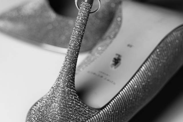 B&W ring detail
