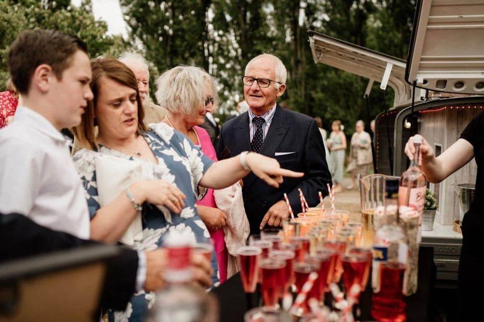 Bubble Crew Prosecco Van