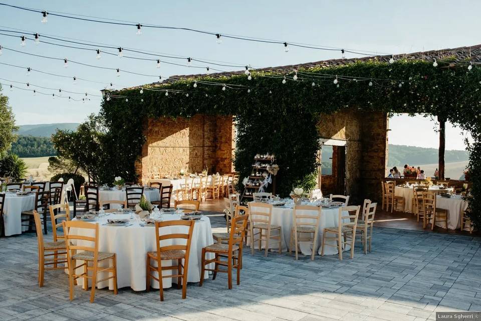 Terrace with round tables