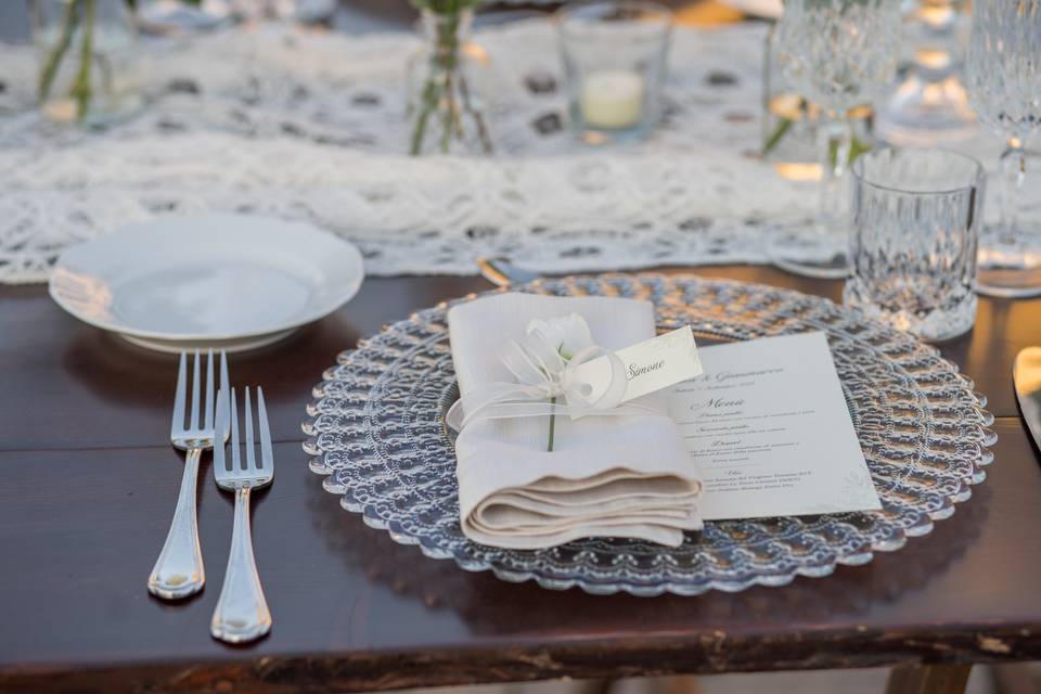 Rustic table decor