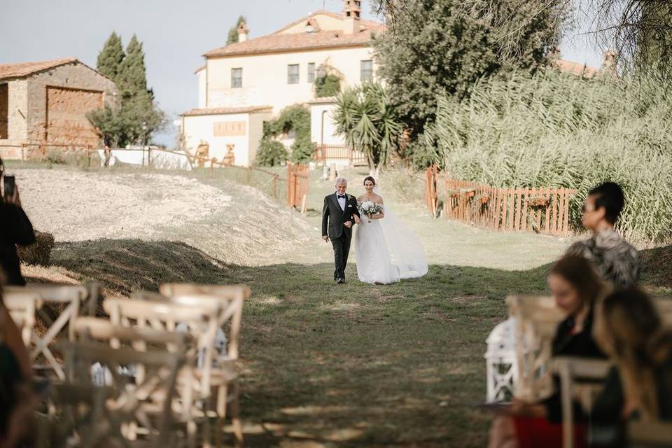 Descent of the bride