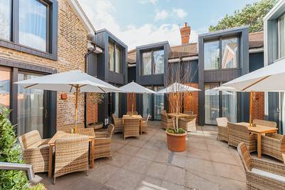 Courtyard Suite