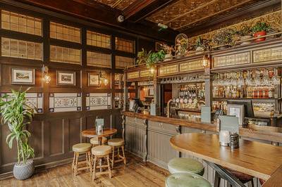 The Middle Bar