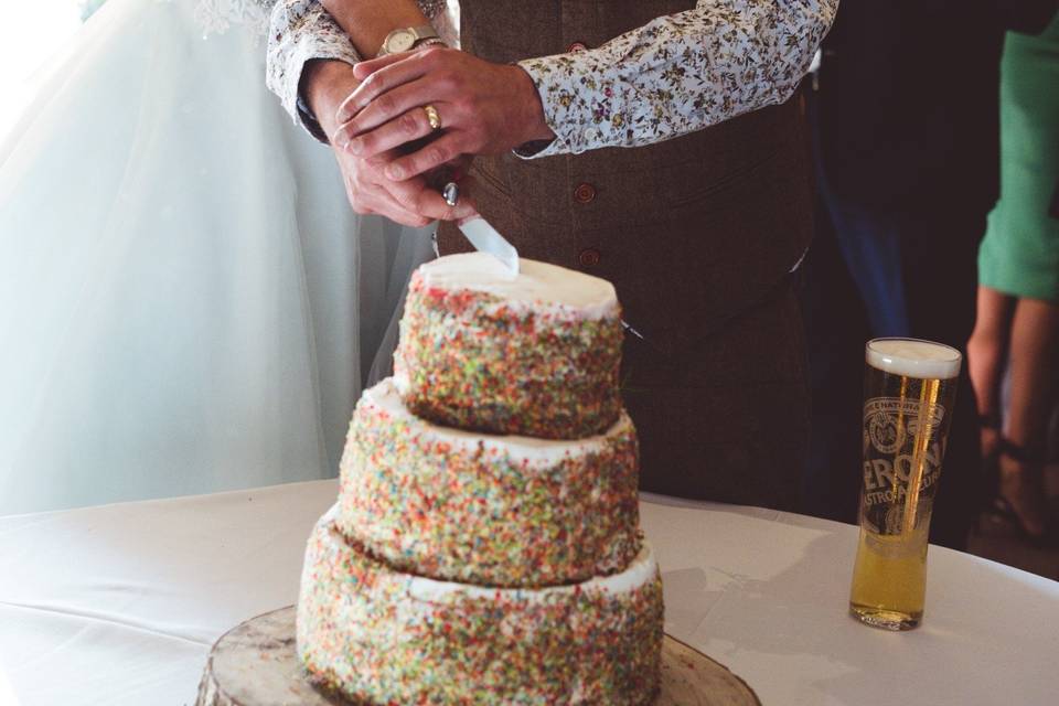 Cutting Cake