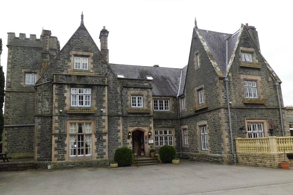 Maenan Abbey Hotel