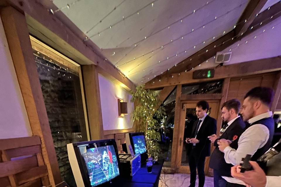 Joypad videogames for weddings