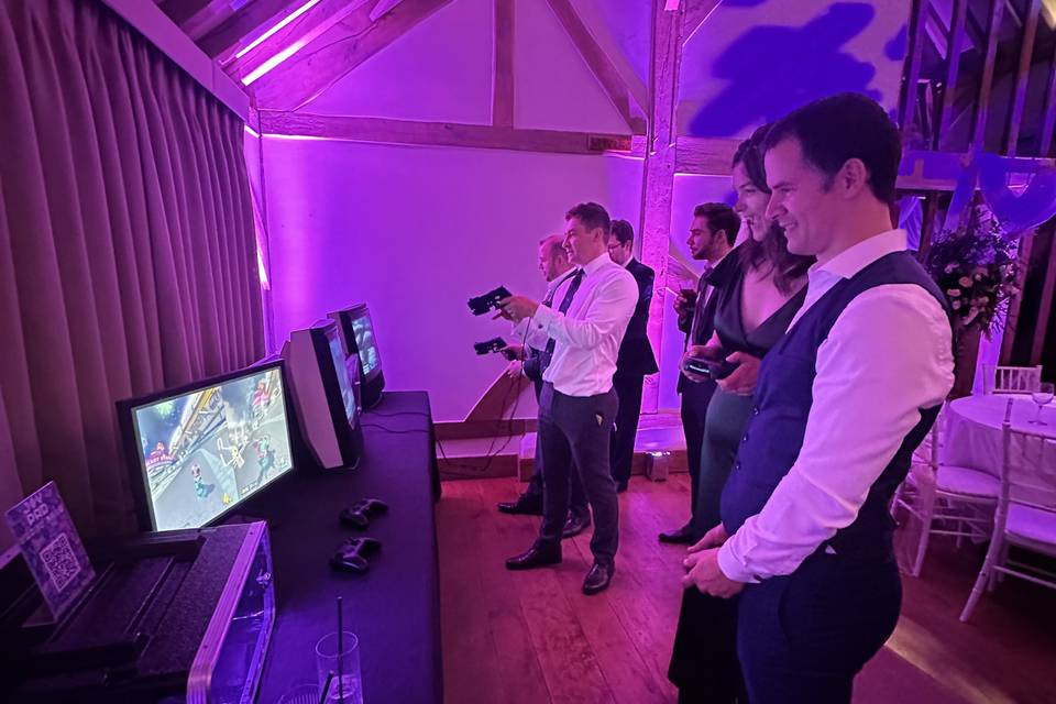 Joypad videogames for weddings
