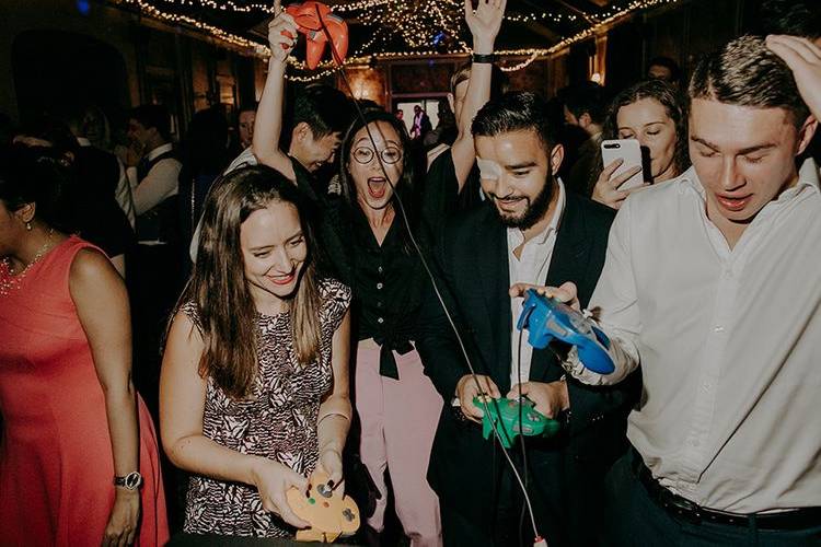 Joypad videogames for weddings