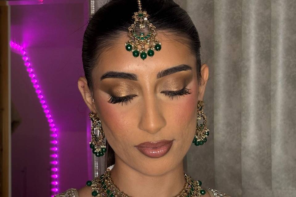 Bronze bridesmaid glam