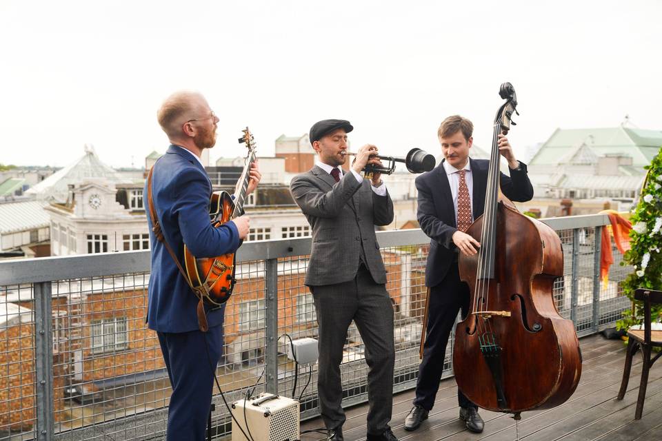 Live music permitted!