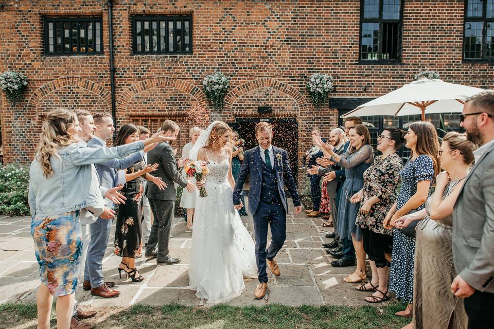 Front Lawn Confetti Shot