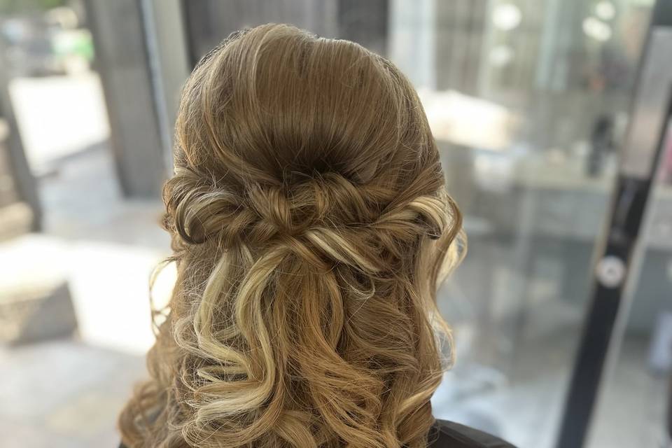 Half up bridesmaids hair