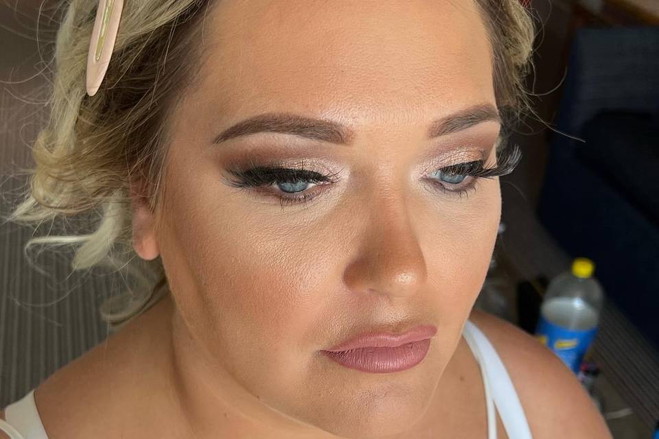 Glam makeup for Bride