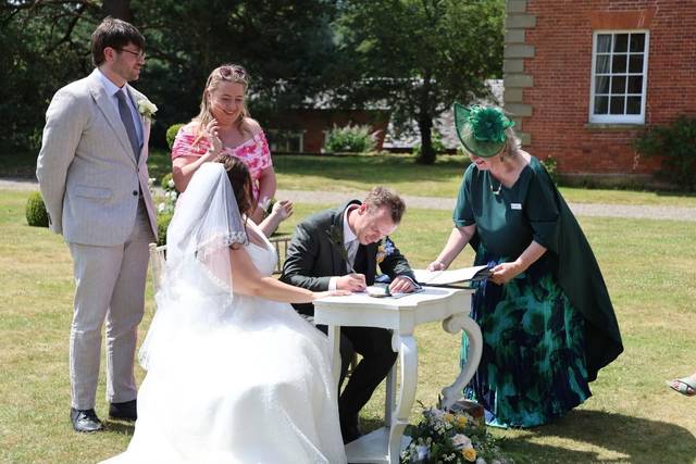 Kelly Duff Celebrant