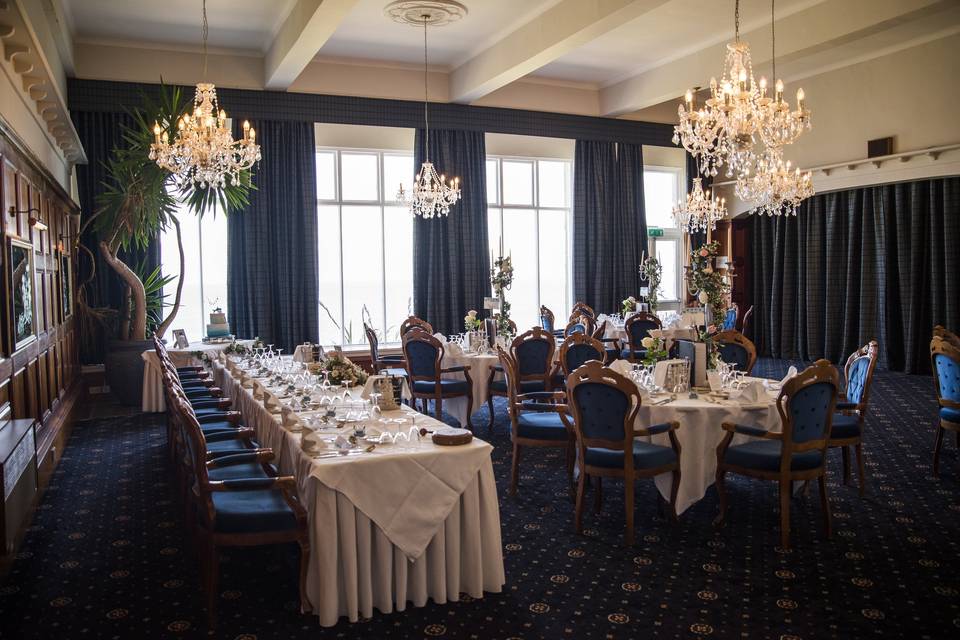 Chandelier dining room