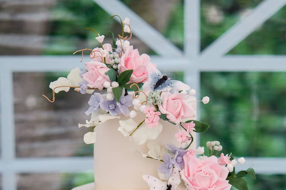 Detailed wedding cake