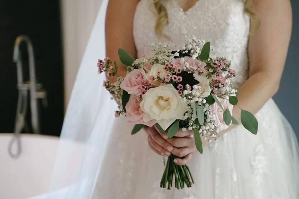 Beautiful blush bouquet