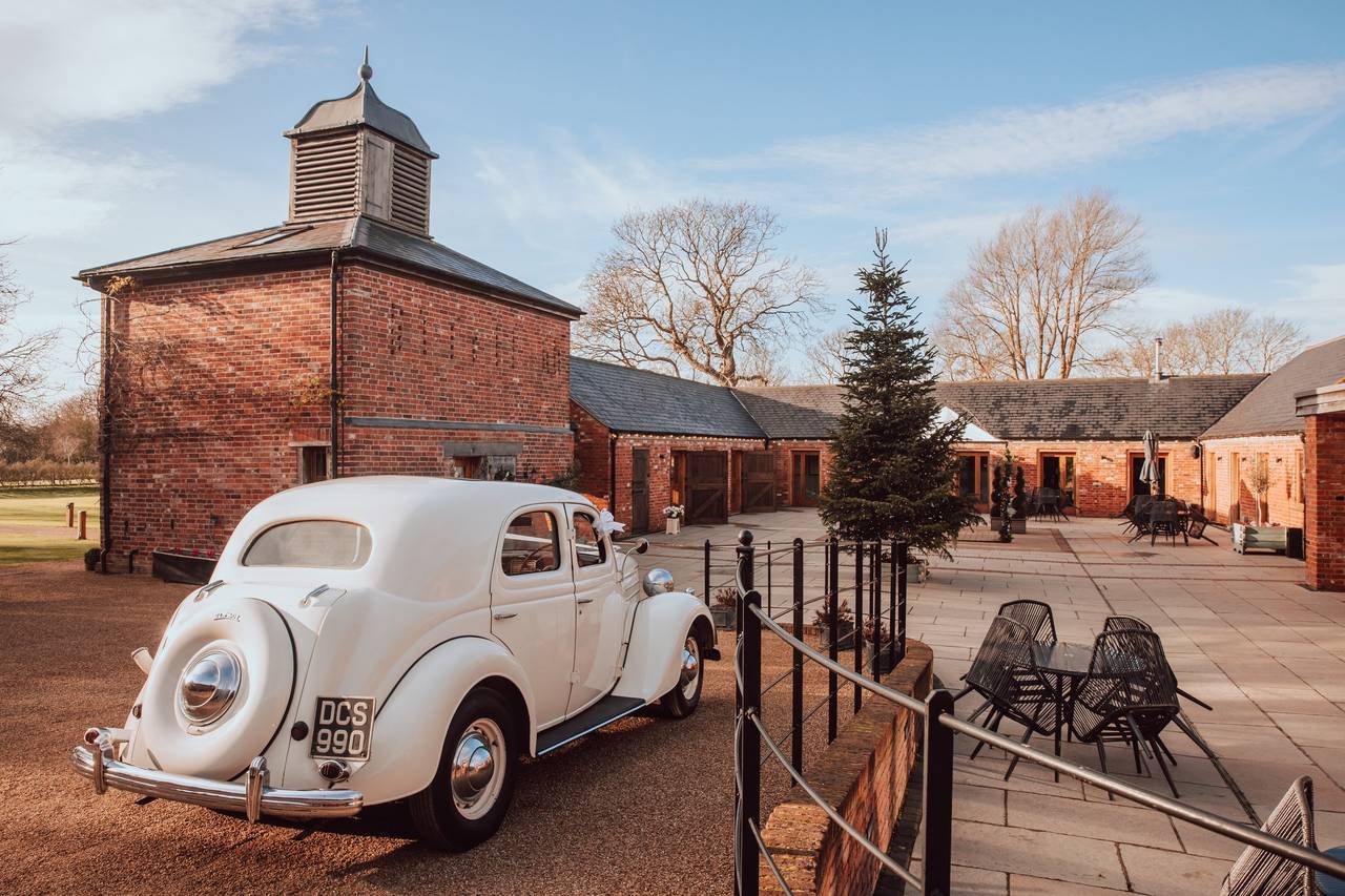 Apton Hall in Rochford, Essex - Updated prices | hitched.co.uk