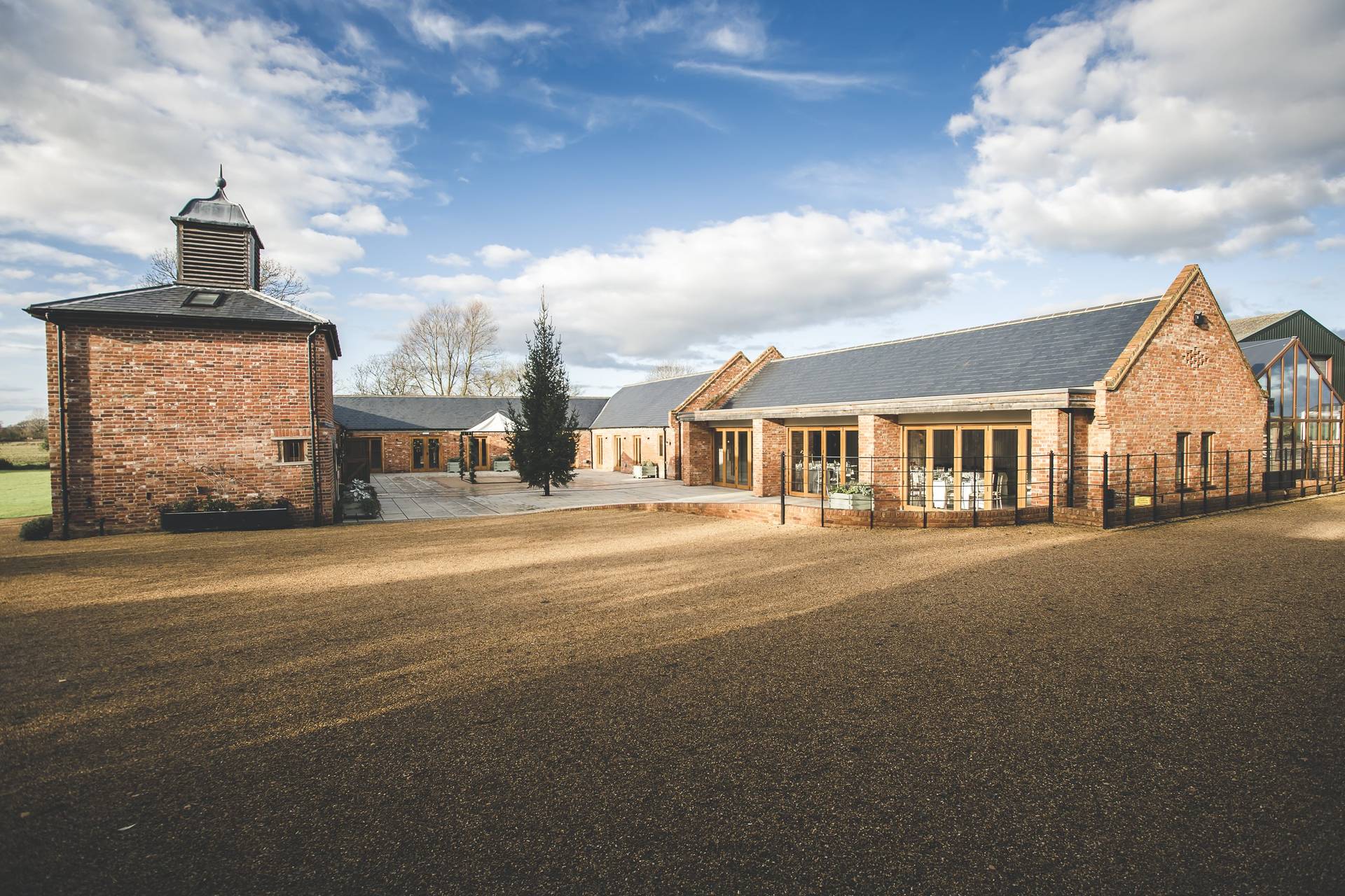 Apton Hall in Rochford, Essex - Updated prices | hitched.co.uk