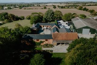 Apton Hall in Rochford, Essex - Updated prices | hitched.co.uk