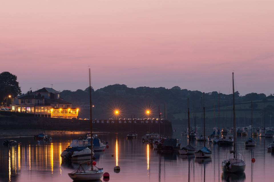 Red sky at night