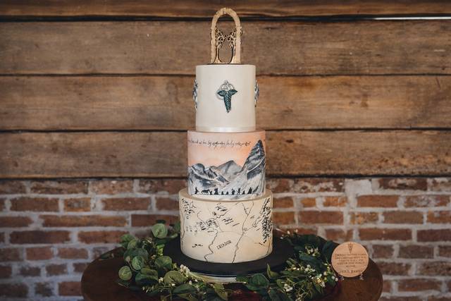 Vintage Cake Larmer Tree