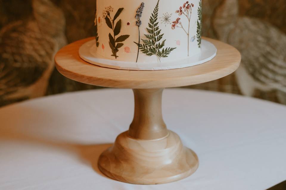 Floral Cake Larmer Tree