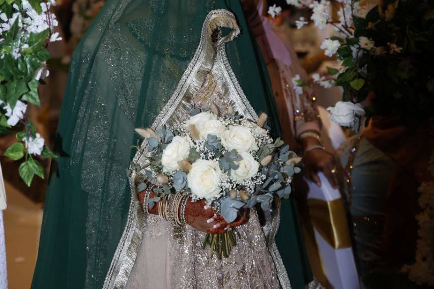Bride's entry to wedding hall