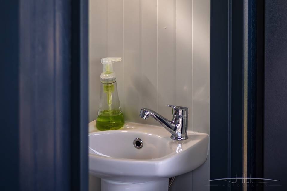Leven Outdoor Loos