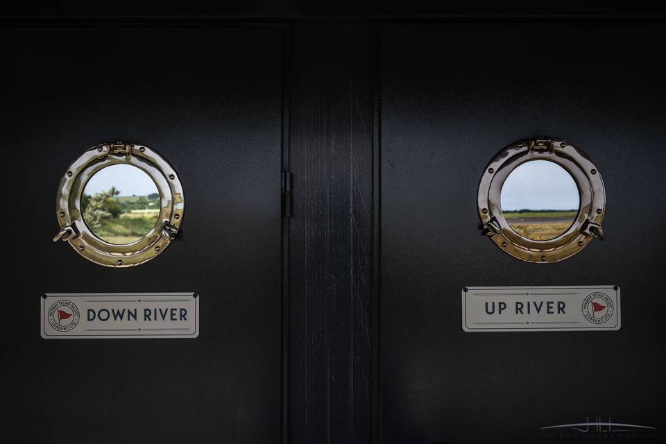 Leven Outdoor Loos